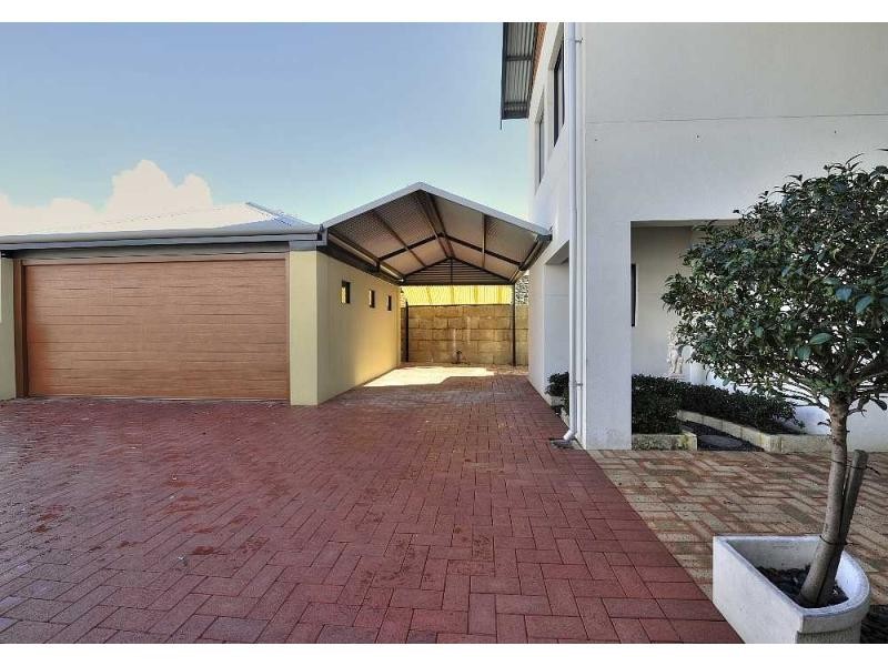 11/3 Piccolo Place, Halls Head WA 6210