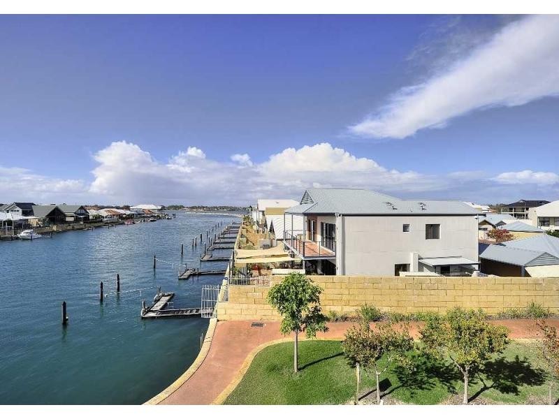 11/3 Piccolo Place, Halls Head WA 6210