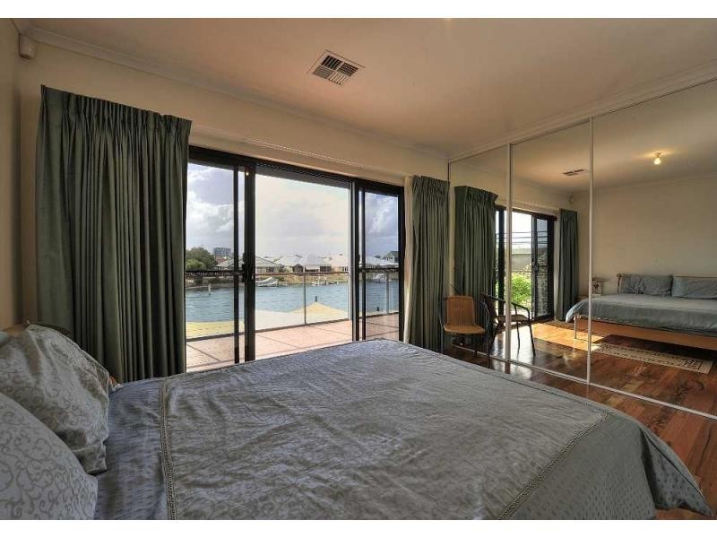 11/3 Piccolo Place, Halls Head WA 6210