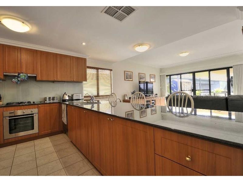 11/3 Piccolo Place, Halls Head WA 6210