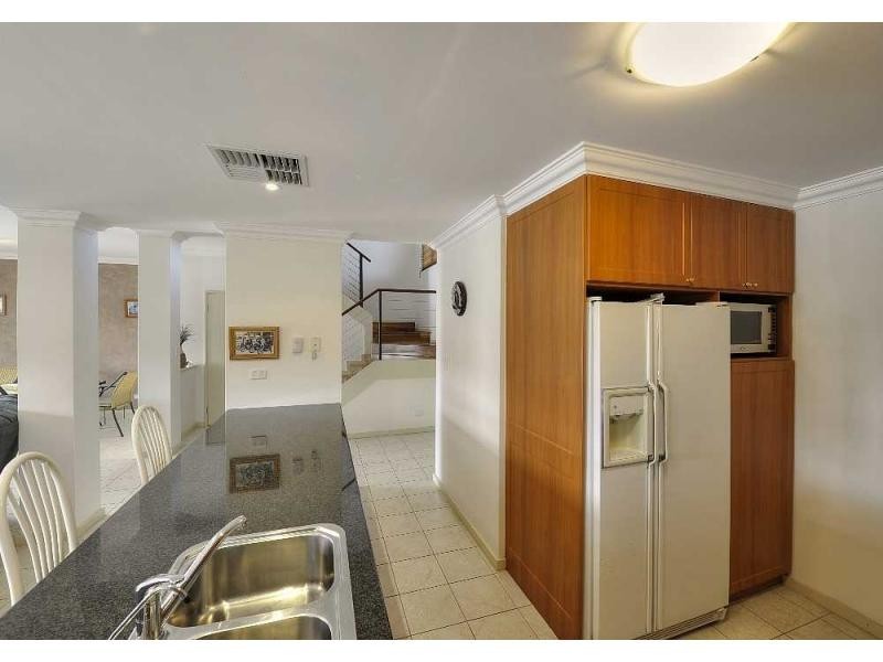 11/3 Piccolo Place, Halls Head WA 6210