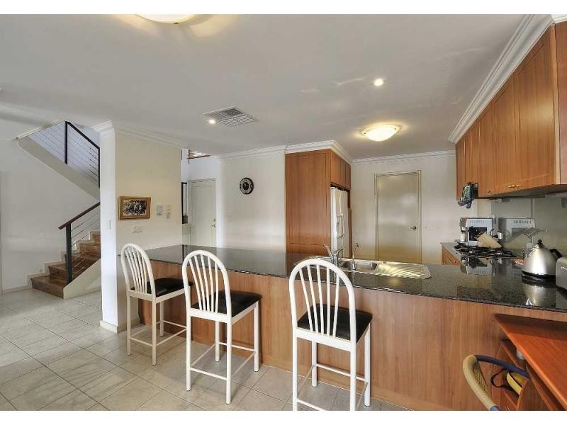 11/3 Piccolo Place, Halls Head WA 6210