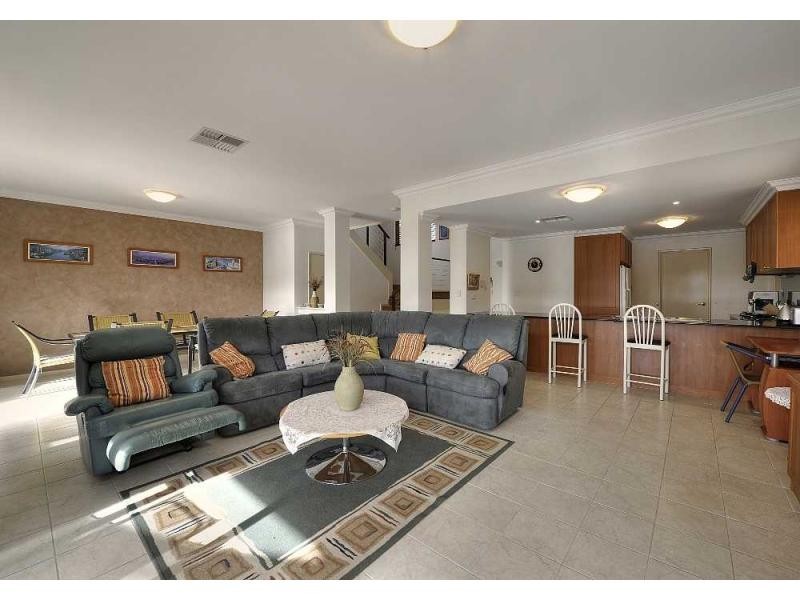 11/3 Piccolo Place, Halls Head WA 6210