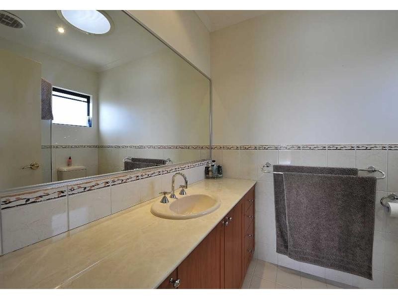 11/3 Piccolo Place, Halls Head WA 6210