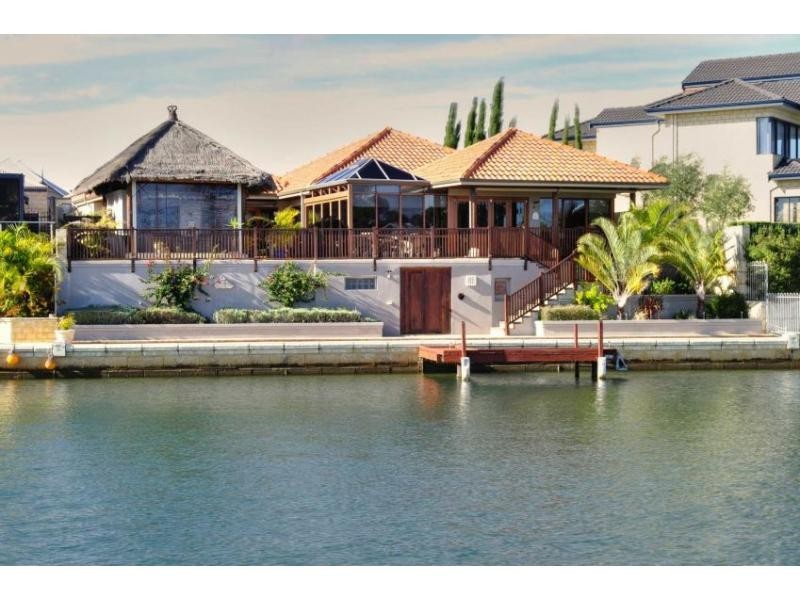 4 Brindabella Crescent, Halls Head WA 6210