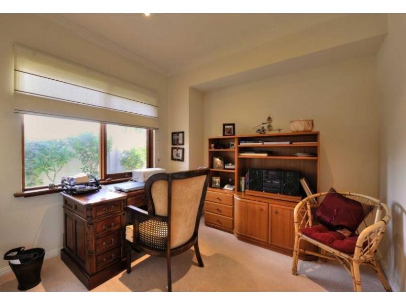 4 Brindabella Crescent, Halls Head WA 6210