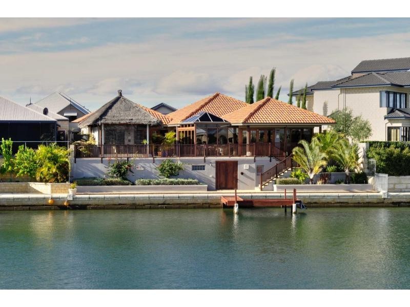 4 Brindabella Crescent, Halls Head WA 6210