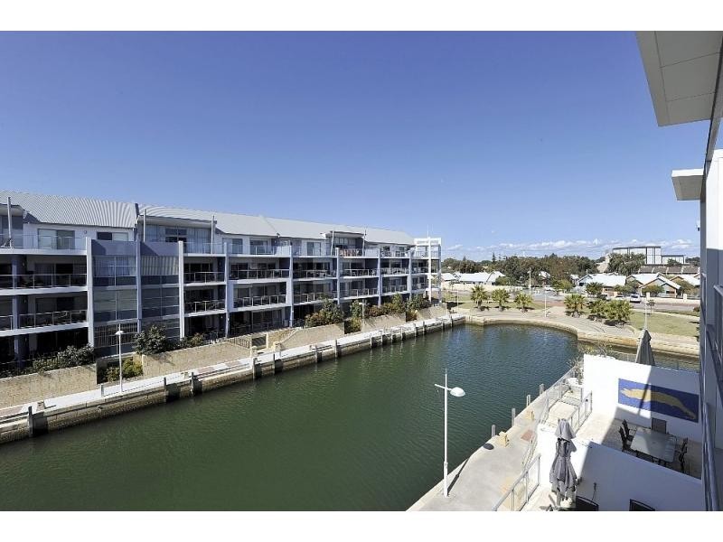 9/4 Torcello Mews, Mandurah WA 6210