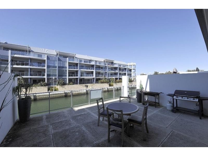 9/4 Torcello Mews, Mandurah WA 6210