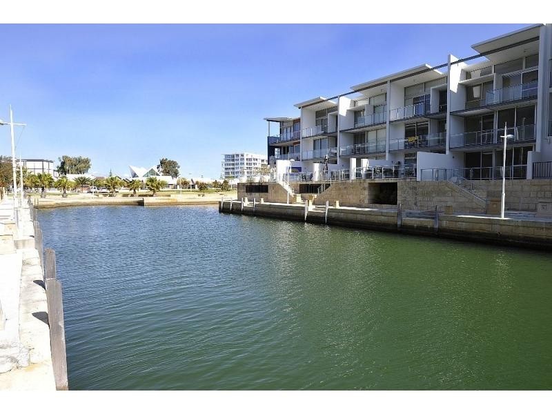 9/4 Torcello Mews, Mandurah WA 6210