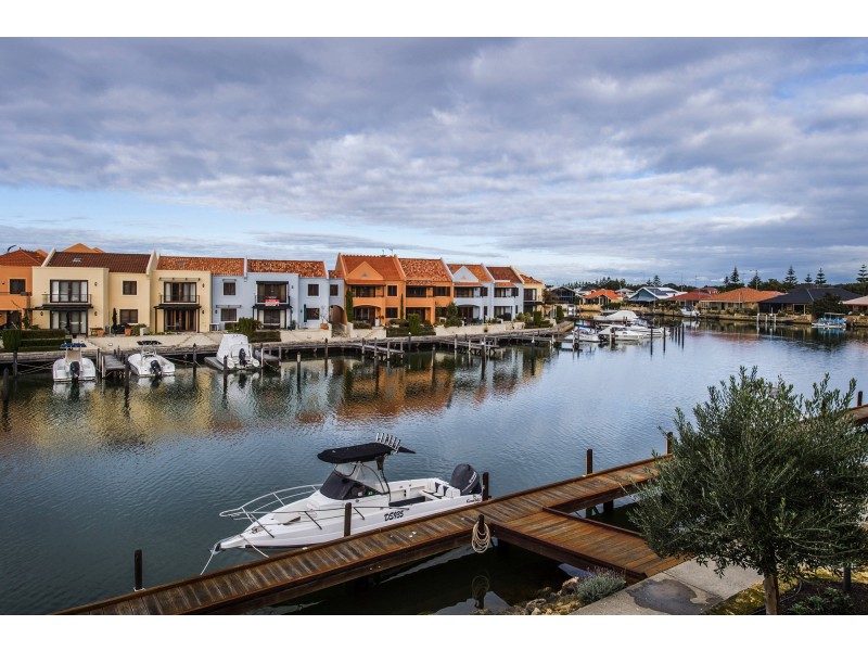 23/19 San Marco Quays, Halls Head WA 6210