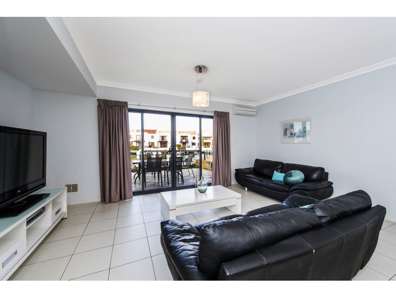 23/19 San Marco Quays, Halls Head WA 6210
