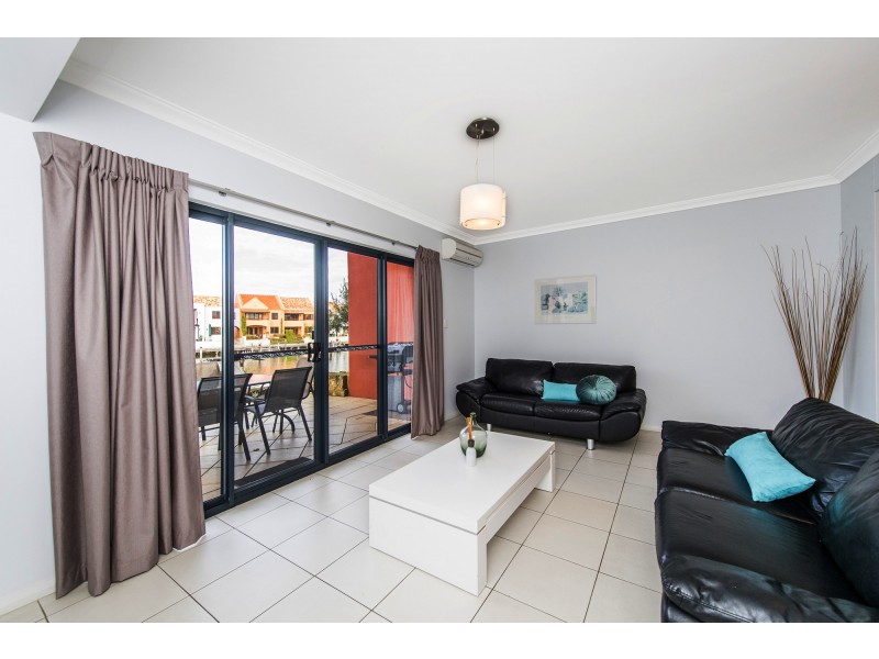23/19 San Marco Quays, Halls Head WA 6210