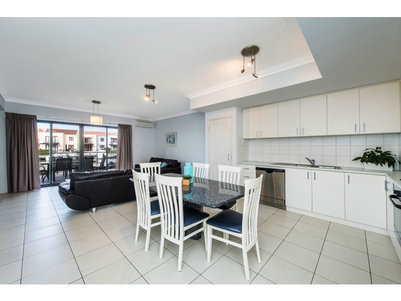 23/19 San Marco Quays, Halls Head WA 6210