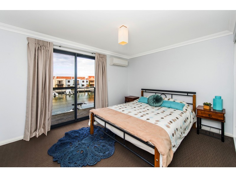 23/19 San Marco Quays, Halls Head WA 6210