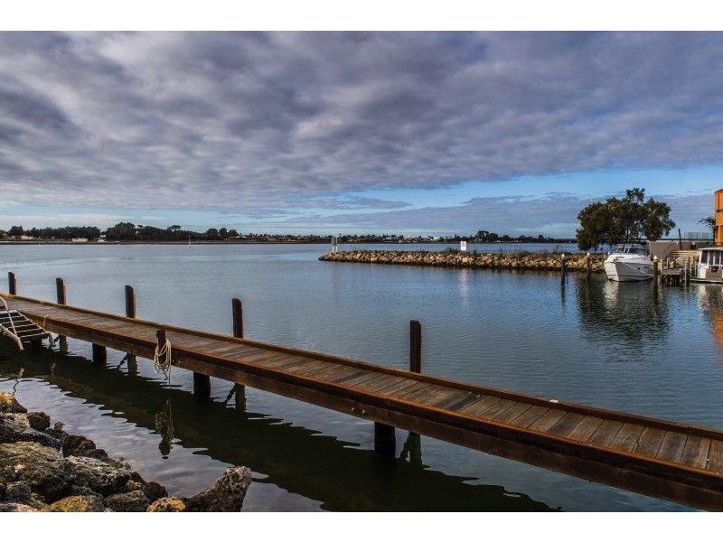 23/19 San Marco Quays, Halls Head WA 6210