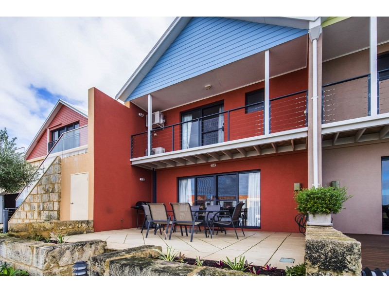 23/19 San Marco Quays, Halls Head WA 6210