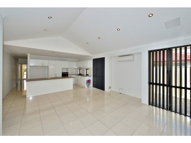 2 Menna Brace, Greenfields WA 6210