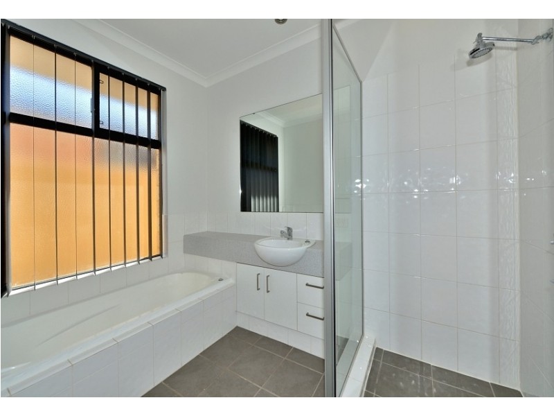 2 Menna Brace, Greenfields WA 6210