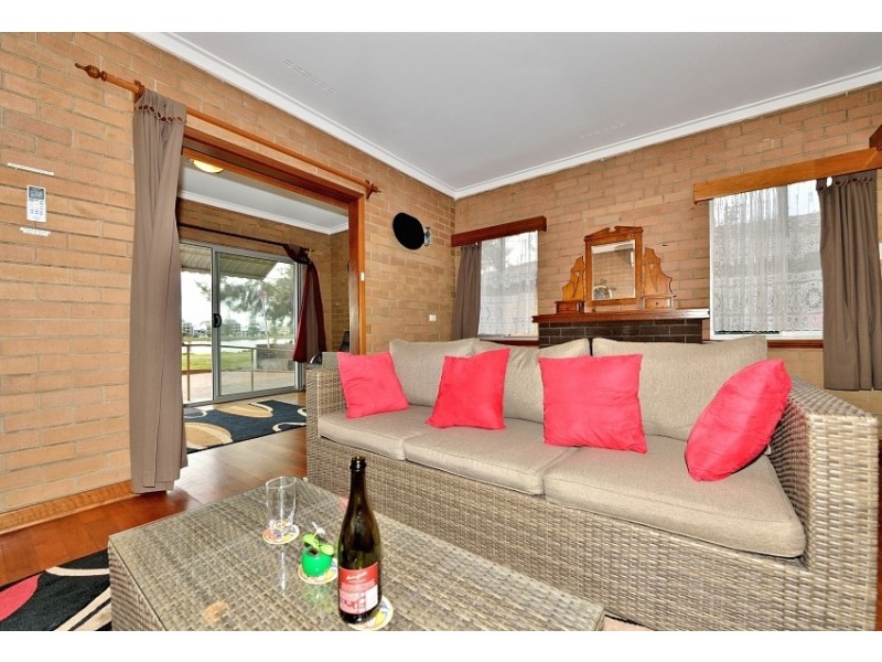 20B Fairbridge Rd, Halls Head WA 6210