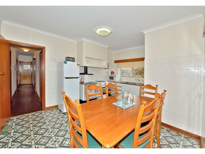 20B Fairbridge Rd, Halls Head WA 6210