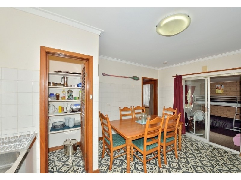 20B Fairbridge Rd, Halls Head WA 6210