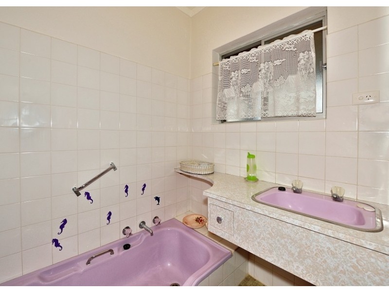 20B Fairbridge Rd, Halls Head WA 6210