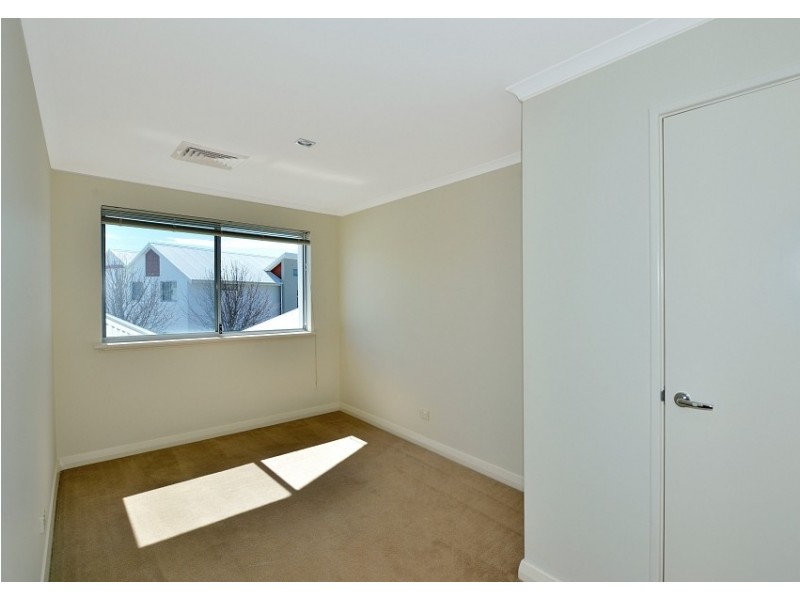 3/5 Bower Dr, Erskine WA 6210