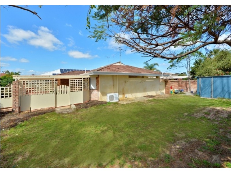 27 Denham St, Dudley Park WA 6210