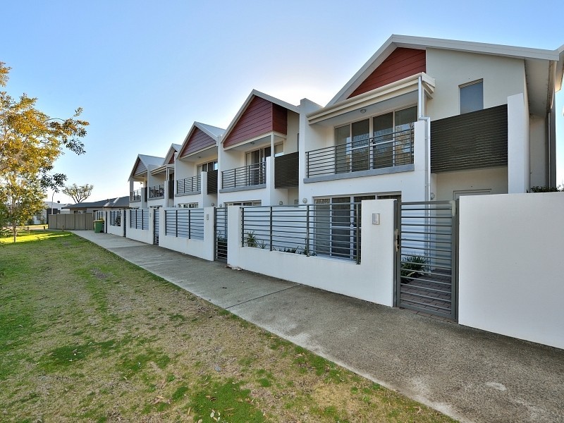 8/5 Bower Dr, Erskine WA 6210