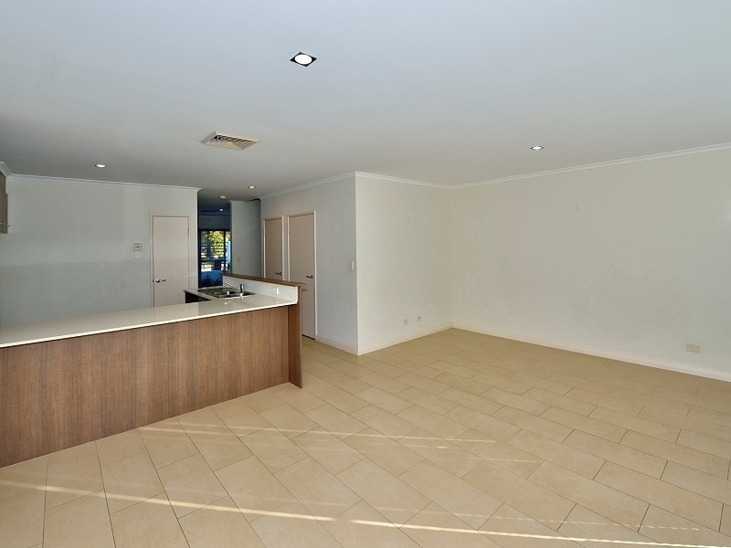 8/5 Bower Dr, Erskine WA 6210