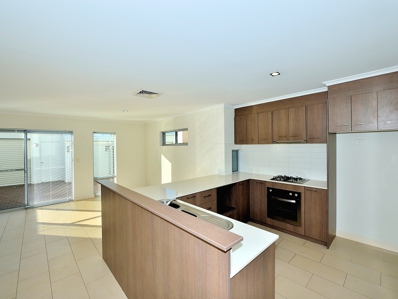 8/5 Bower Dr, Erskine WA 6210