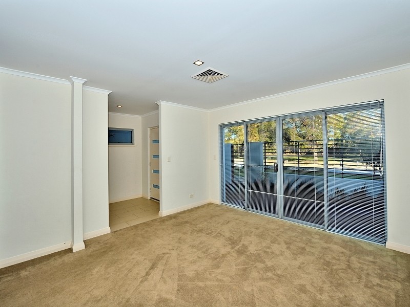 8/5 Bower Dr, Erskine WA 6210