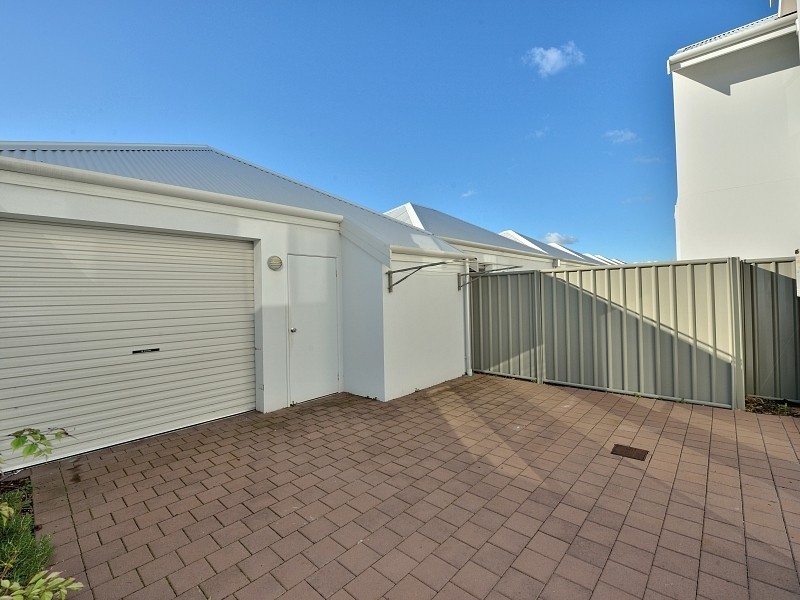 8/5 Bower Dr, Erskine WA 6210