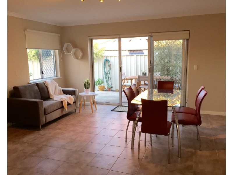 7/36A Halls Head Pde, Halls Head WA 6210