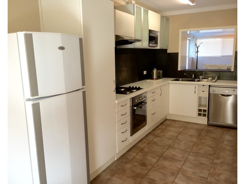 7/36A Halls Head Pde, Halls Head WA 6210