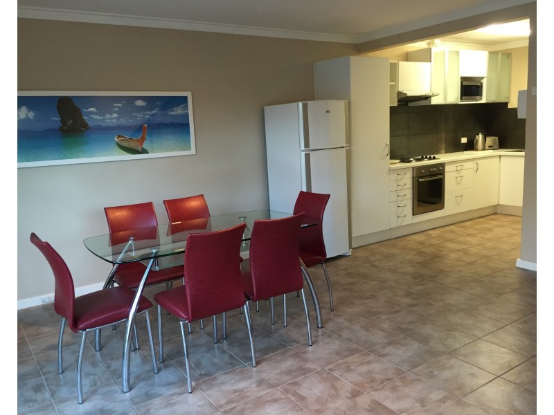 7/36A Halls Head Pde, Halls Head WA 6210