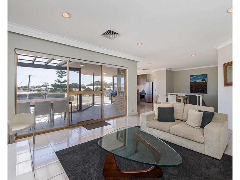 5B Adonis Rd, Silver Sands WA 6210