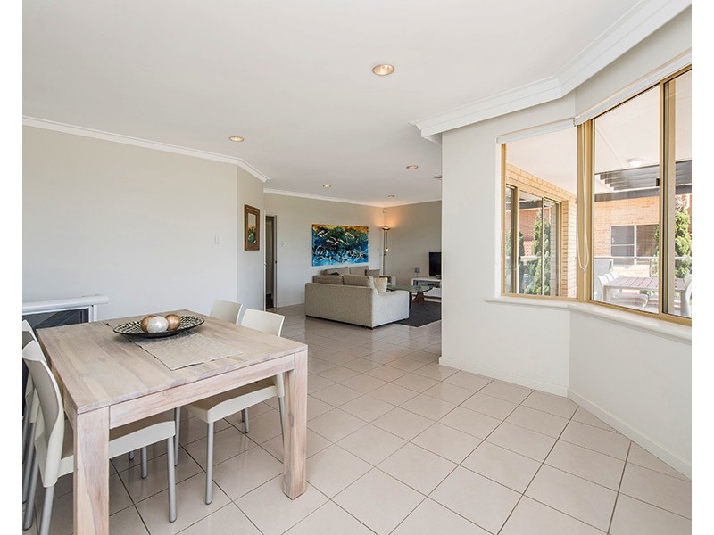 5B Adonis Rd, Silver Sands WA 6210