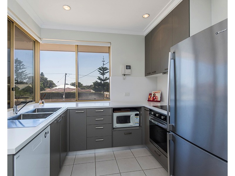 5B Adonis Rd, Silver Sands WA 6210