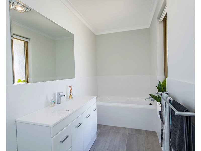 5B Adonis Rd, Silver Sands WA 6210