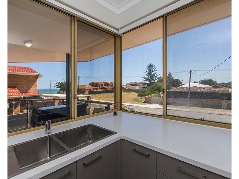 5B Adonis Rd, Silver Sands WA 6210