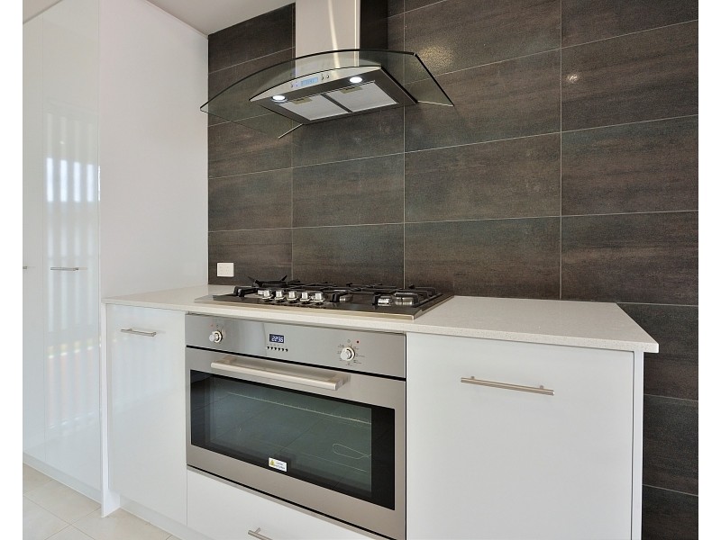 6B Janis Street, Halls Head WA 6210