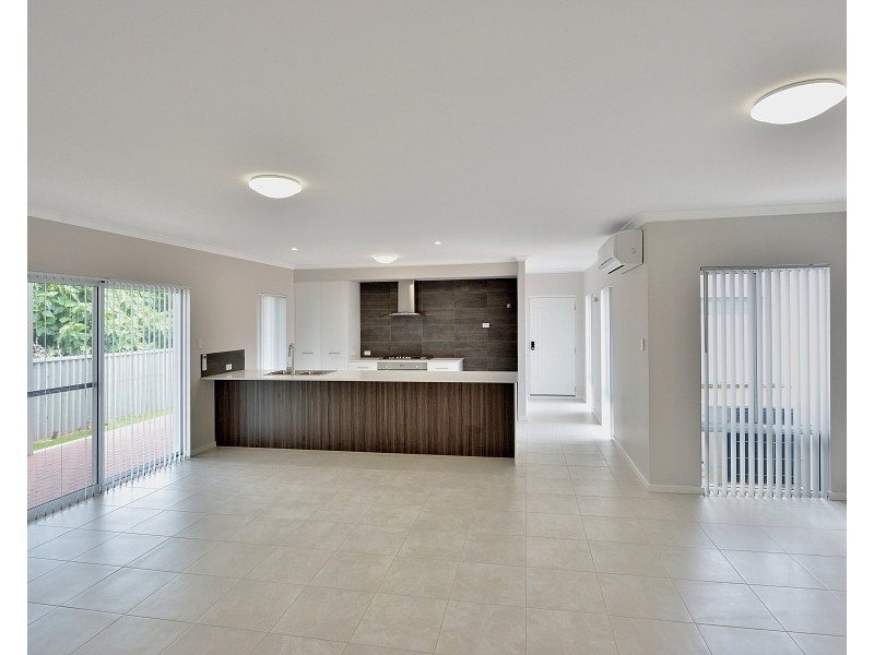 6B Janis Street, Halls Head WA 6210