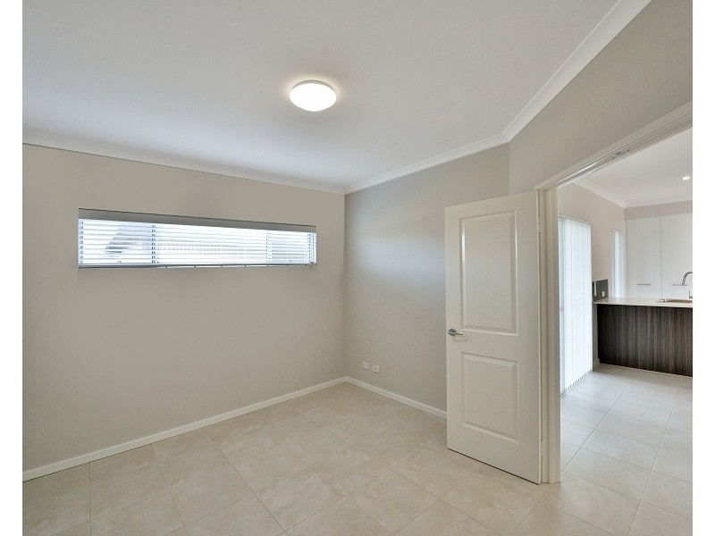 6B Janis Street, Halls Head WA 6210