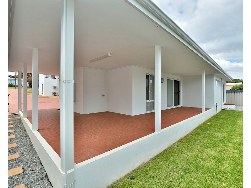 6B Janis Street, Halls Head WA 6210