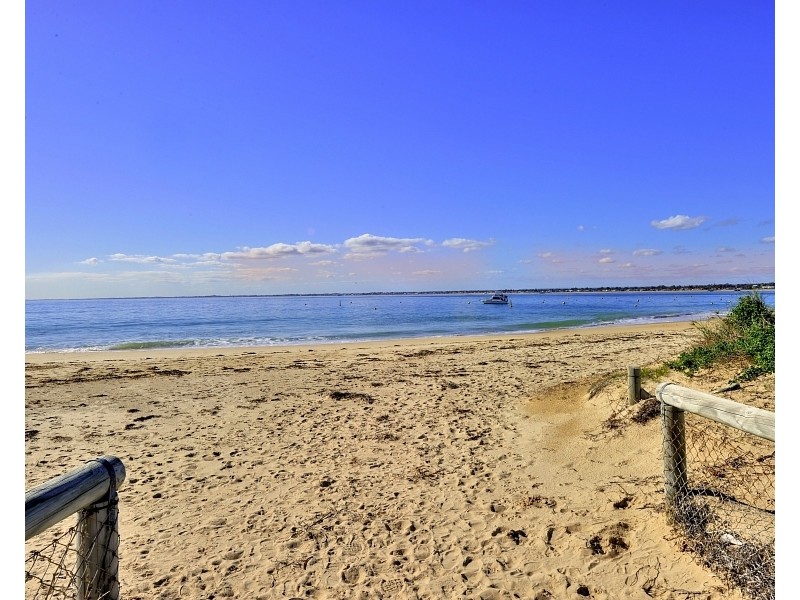 6B Janis Street, Halls Head WA 6210