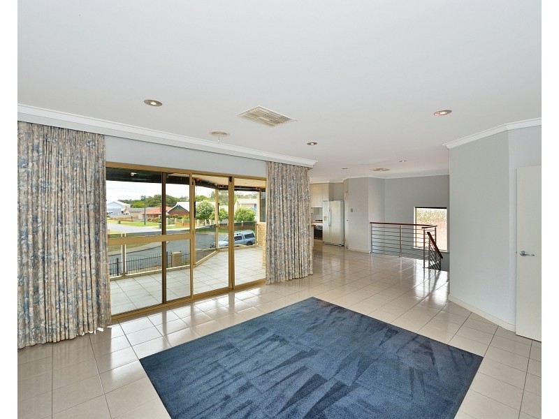 5A Adonis Rd, Silver Sands WA 6210