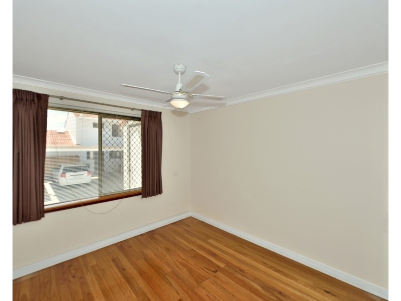8/35B Halls Head Pde, Halls Head WA 6210