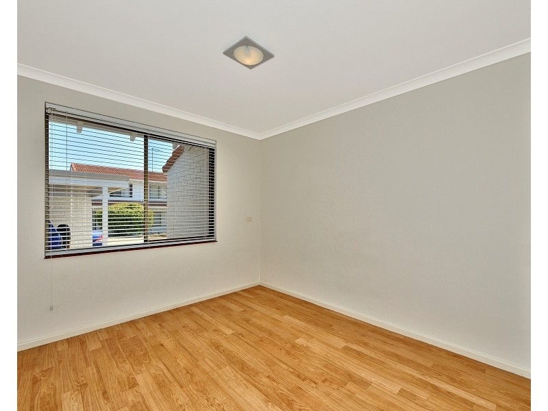 16/35B Halls Head Pde, Halls Head WA 6210